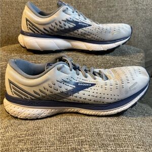 Brooks Ghost 13 Men’s  Gray and Navy Running Shoes Size 11